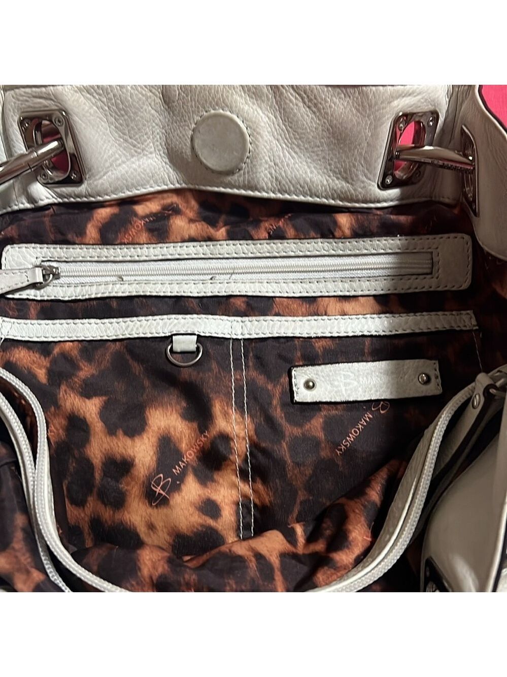 B MAKOWSKY Elegant Cream Leather Tote Bag. Animal print lining - Picture 9 of 10